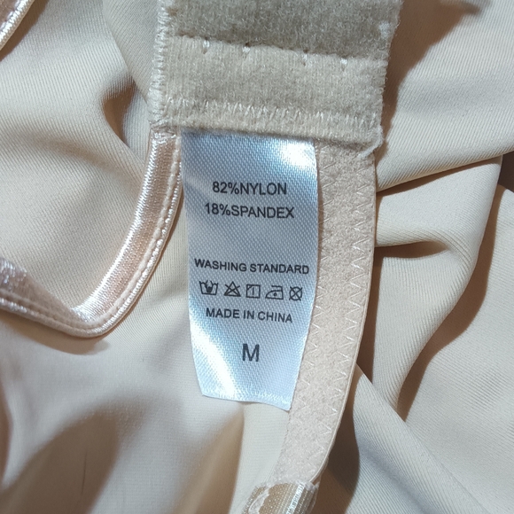 New Full Slip Shapewear Beige Sz M Convertible Straps Underwire Cups - Picture 12 of 13